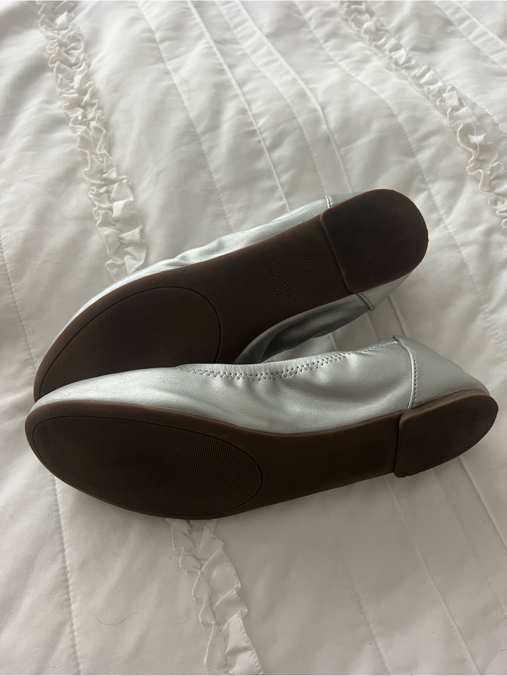 Amazon Essentials Metallic Silver Women’s Ballet Flats - Picture 3 of 3